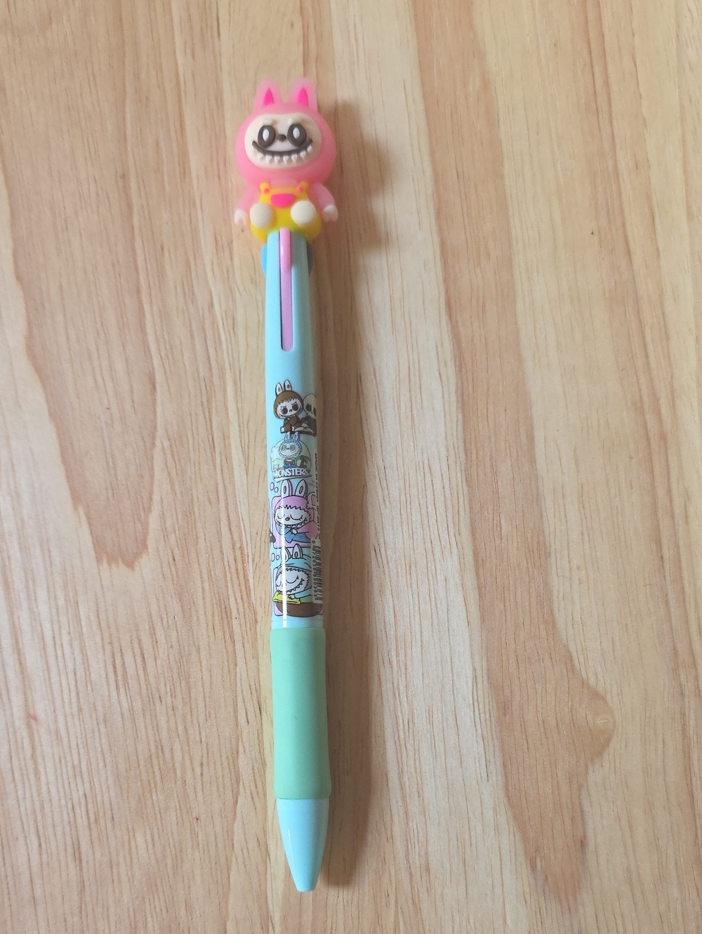 Labubu style Multi-Color Retractable nwot